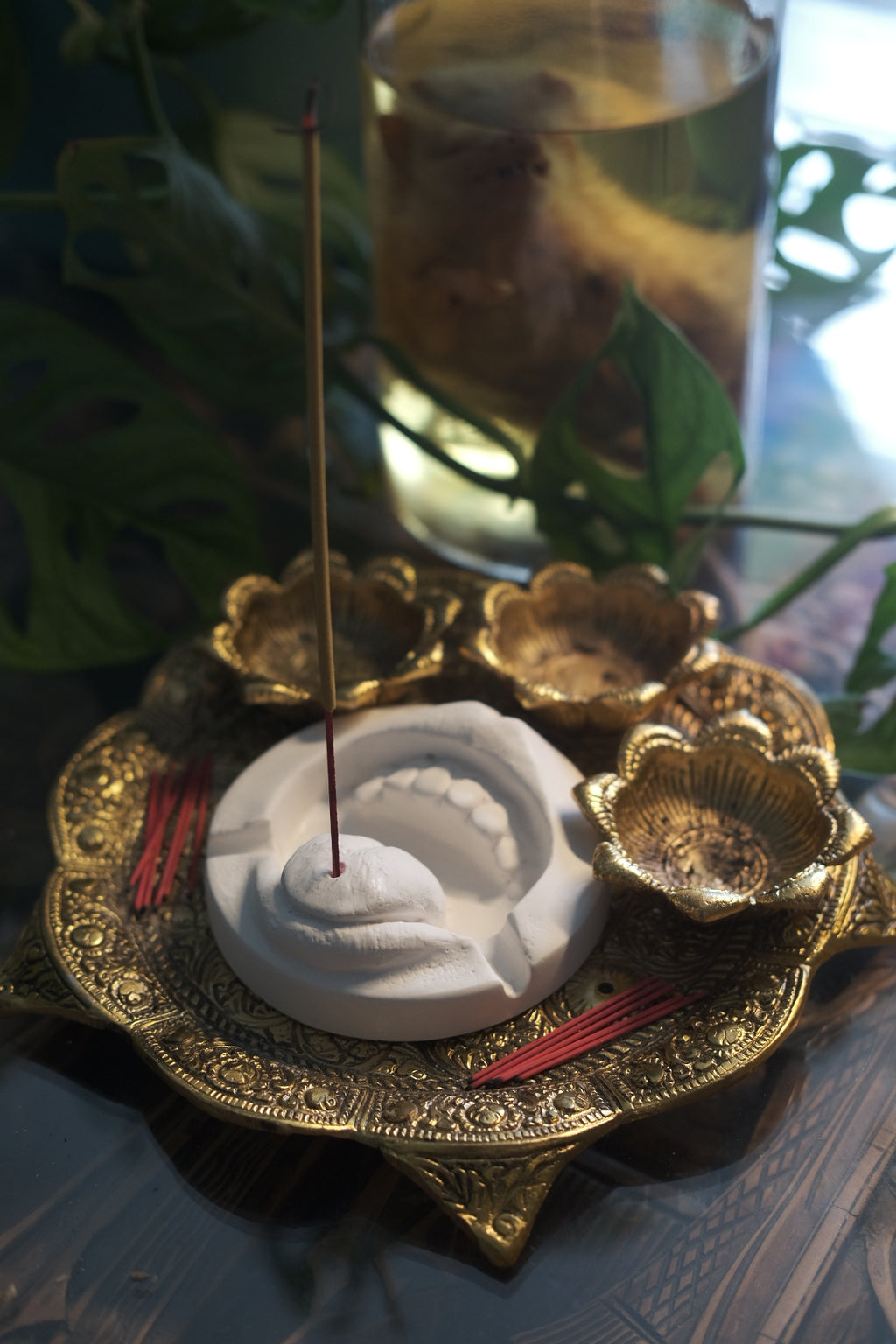White Mouth Ashtray/incense holder